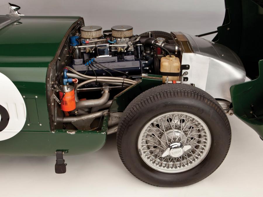 Моторный отсек Allard JR Le Mans Roadster 1953 года  (фото 2 из 6)